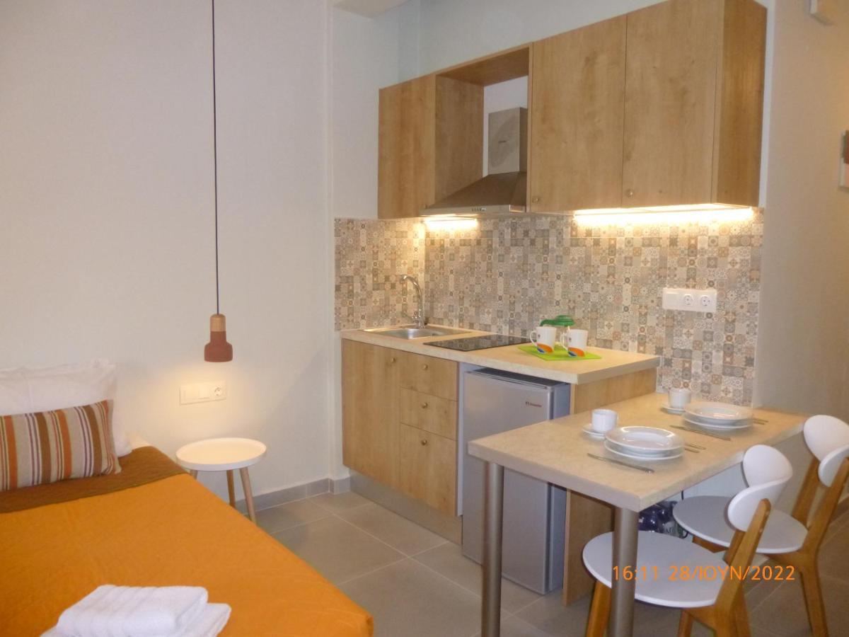 Niki Studios And Apartments By Hotelius อาคาราวี ภายนอก รูปภาพ